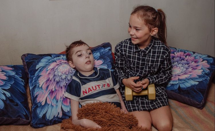 Помогите Варе позаботиться о брате💫