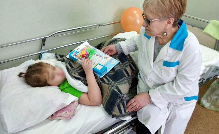 Кто заботится о ребёнке из детского дома после операции?