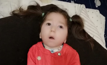 Маме и дочке как воздух нужна ваша поддержка, чтобы быть вместе