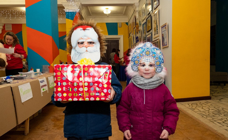 Пермякам осталось исполнить 50 из 1000 желаний детей из детдомов